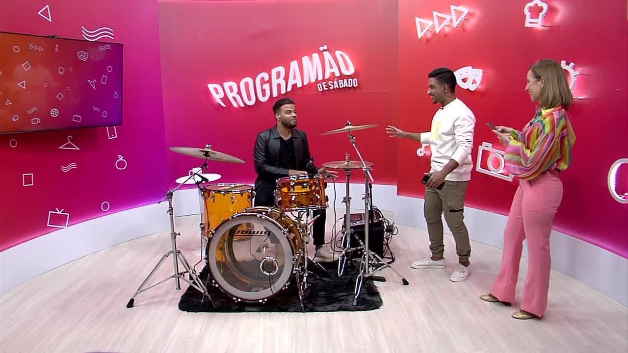 Programão de Sábado recebe Lucas Alexandre no estúdio para comemorar o dia do baterista