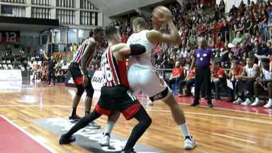 Semifinais - Jogo 1 - Flamengo x São Paulo - Assista o confronto Flamengo x São Paulo no jogo 1 das semifinais do Novo Basquete Brasil 2022-2023.