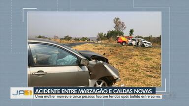 Mulher morre e cinco pessoas ficam feridas em acidente de carro - Batida entre carros aconteceu entre Caldas Novas e Marzagão.