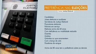 Fila da votação tem 12 preferências para eleitores especiais - Idosos acima de 80 anos são os primeiros na lista preferencial no domingo