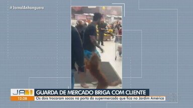 Guarda de mercado briga com cliente em supermercado de Goiânia - Os dois trocaram socos na porta do supermercado que fica no Jardim América.