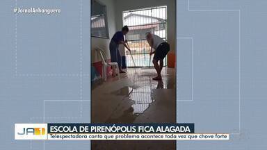 Escola de Pirenópolis fica alagada - Telespectadora disse que problema acontece toda vez que chove.