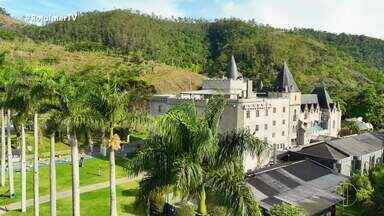 Confira na íntegra o programa Rota exibido no dia 16/11/2024 - O nosso destino este final de semana é a Cidade Imperial, Petrópolis, que tem esse nome em homenagem ao Imperador Dom Pedro II que ficou encantado com sua beleza exuberante e o clima ameno. Vamos conhecer o único castelo da América Latina com um toque medieval e claro, uma surpresa antes do fim do programa.