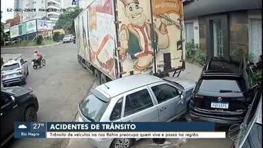 Trânsito de veículos na rua Bahia preocupa quem vive e passa na região - Trânsito de veículos na rua Bahia preocupa quem vive e passa na região