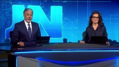 Edição de 03/12/2024 - William Bonner e Renata Vasconcellos apresentam o principal telejornal da Globo, que traz notícias do Brasil e do mundo, matérias de denúncia e investigação e séries especiais.