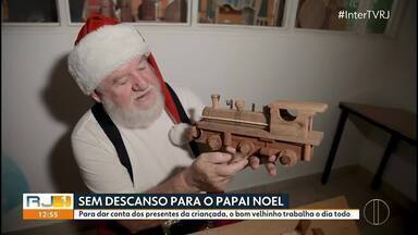 Jornalismo da Inter TV vai ao encontro do Papai Noel para mostrar a magia do Natal - Para dar conta dos presentes da criançada, o bom velhinho trabalha o dia todo.