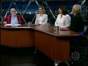 Jô Soares recebe suas meninas para um debate - As jornalistas Ana Maria Tahan, Cristiana Lobo, Cristina Serra, Lillian Witte Fibe e a professora Margarida Lacombe fazem um balanço dos últimos acontecimentos do julgamento do mensalão e dos fatos mais importantes do noticiário político brasileiro