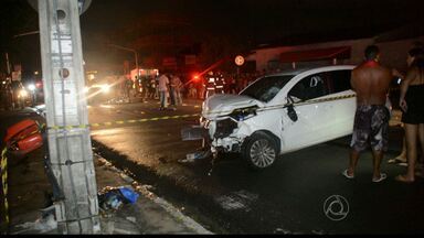 Acidentes no fim de semana na BR 101 na Paraíba e em João Pessoa - Na Br o motorista perdeu o controle do carro, que capotou. E em João Pessoa uma pessoa morreu num acidente entre carro e moto.