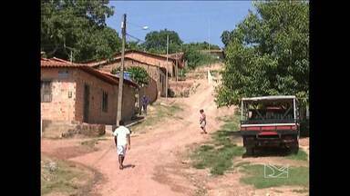 Polícia Militar e Guarda Municipal de Codó tenta inibir consumo de drogas em escolas - Uma parceria entre a Polícia Militar e a Guarda Municipal vai tentar inibir um tipo de ação que tem se tornado comum nas escolas da rede pública em Codó: vândalos invadem os prédios para consumir drogas.