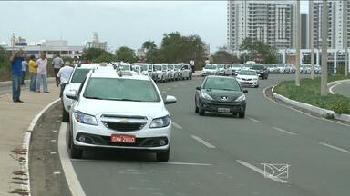 Taxistas de São Luís já estão cobrando mais caro pelas corridas - O Instituto de Metrologia e Qualidade Industrial do Maranhão, o Inmeq, está fiscalizando os veículos que já atualizaram os taxímetros com a nova tarifa. O objetivo é saber se o valor marcado no taxímetro está correto.