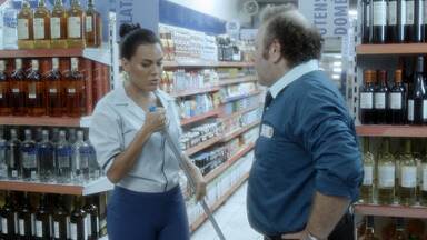 Gracinha - Gracinha é uma faxineira preguiçosa de um supermercado. Por acreditar que o uniforme da equipe do outro turno é mais bonito que o dela, ela dá um jeito de sabotar uma das colegas.