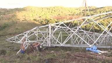 Três pessoas morrem e outras três ficam feridas na queda de uma torre na Bahia - Acidente com uma torre de energia elétrica, em Camaçari, na região metropolitana de Salvador, ocorreu durante a realização de um serviço em uma linha de transmissão.