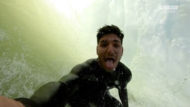 Nas Ondas Do Surf Ranch - Gabriel vai com a família para Califórnia, onde acontece a etapa da piscina de ondas do circuito mundial. Ele aproveita o mar com a irmã Sophia e o amigo Pedro Velasco.