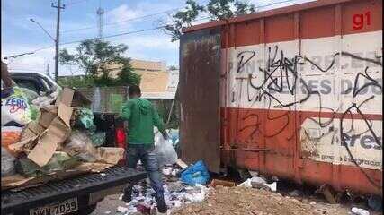 Moradores do bairro Ilhotas realizam coleta de lixo