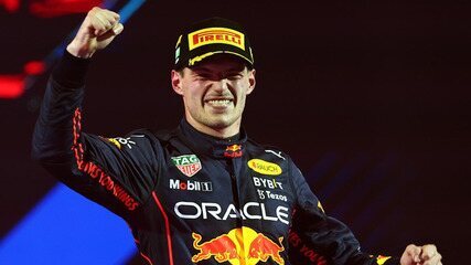 Max Verstappen impressiona por desempenho dominante na F1