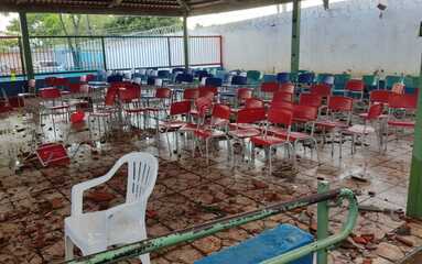 Chuva arranca telhado de escola em Goiânia e deixa crianças feridas