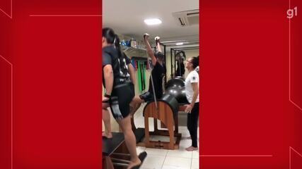 Renato no treino de pilates. Vídeo: arquivo pessoal.