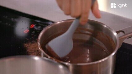 Qual a função do creme de leite no brigadeiro? Entenda e saiba como usar