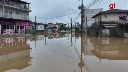 Imagens mostram enchente em Rio do Sul após chuva volumosa