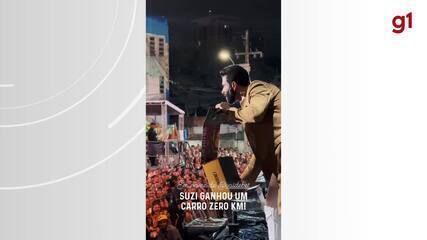 Gusttavo Lima presenteia fã com carro em show de Campina Grande