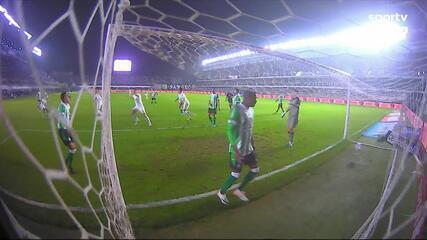 Aos 3 min do 1º tempo - gol de dentro da área de Giuliano do Santos contra o Coritiba