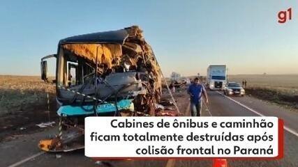 Cabines de ônibus e caminhão ficam totalmente destruídas após colisão frontal no Paraná