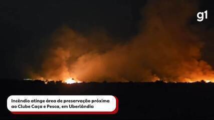 Incêndio atinge área de preservação próxima ao Clube Caça e Pesca