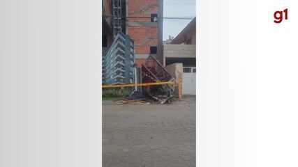 Elevador despenca em prédio em obras e deixa mortos em Imbituba, SC