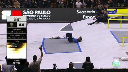 Rayssa Leal cai na segunda tentativa de manobra na final do SLS