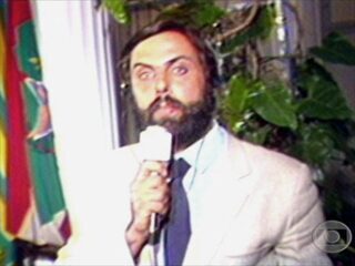 André Luiz Azevedo, ao vivo, durante uma entrevista coletiva de Leonel Brizola à imprensa, Jornal das Sete, 18/11/1982.