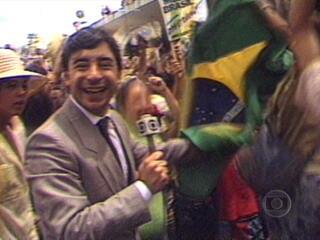 Reportagem de Luís Fernando Silva Pinto sobre a festa da vitória de Tancredo Neves em Brasília, Jornal Nacional, 15/01/1985.