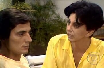 Cena em que Lourdes (Beatriz Segall) pede ao filho Marcos (Fábio Jr.) que volte para casa.