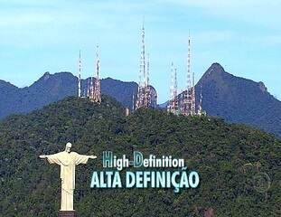 Reportagem de Pedro Bassan sobre o início das transmissões dos telejornais da Globo em alta definição. 'Jornal Nacional', 02/12/2013.