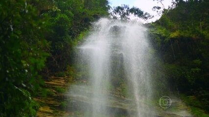 Quedas d’água de 300 metros fazem do Cachoeirão um show da natureza