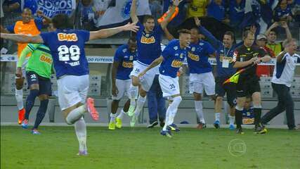 Cruzeiro vence o Goiás no Mineirão e se sagra campeão Brasileiro de 2014