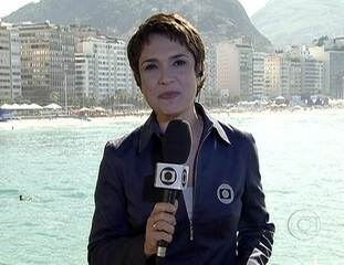 Sandra Annenberg apresenta o Jornal Hoje direto da praia de Copacabana durante a cobretura dos Jogos Pan-americanos no Rio de Janeiro em 2007, Jornal Hoje, 14/07/2007.