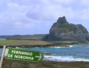 Na coluna “Tô de Folga”, a repórter Mônica Silveira mostra as belezas de Fernando de Noronha e dá dicas para quem quiser visitar o local. 'Jornal Hoje', 05/04/2013.