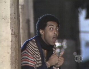 Gilberto Gil canta “Punk da Periferia”. Programa exibido em 09/12/1983.