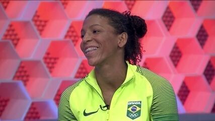 Rafaela Silva, medalhista de ouro no judô, comenta sobre sua trajetória. Balada Olímpica, 08/08/2016.