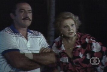 'O Outro' (1987): cena em que  Liuba (Eva Todor) faz fofoca sobre a vida alheia com Cordeiro de Deus (Jonas Mello).