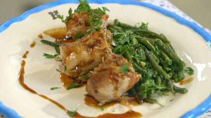 Frango com shitake e vagens salteadas