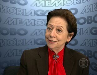 Entrevista exclusiva da atriz Fernanda Montenegro ao Memória Globo em 06/11/2002, sobre o início de sua carreira profissional.