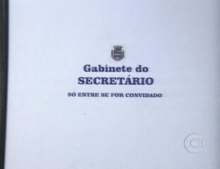 Primeira parte da reportagem de Eduardo Faustini sobre um esquema de corrupção envolvendo fornecedoras da prefeitura de São Gonçalo, no Rio de Janeiro, 'Fantástico', 21/04/2002.