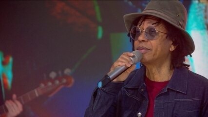 Djavan canta 'Se' no palco do 'Fantástico', 11/10/2018