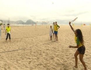 Reportagem de Lizandra Trindade sobre as regras do Badminton e sobre os conhecimentos dos brasileiros em relação ao esporte que estará presente nos jogos olímpicos de 2016, Balada Olímpica, 05/01/2016.