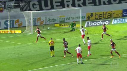 Flamengo empata com Bragantino e fica a um ponto do Inter, líder do Brasileirão