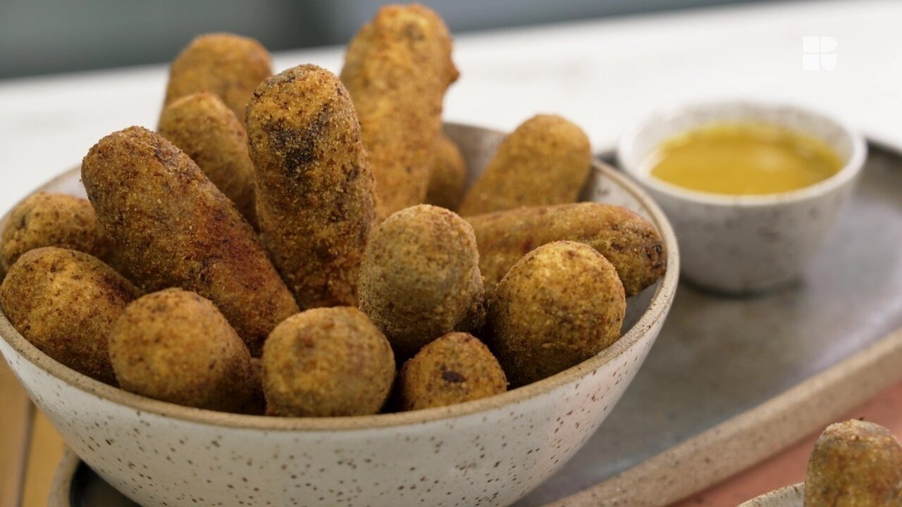 Como fazer croquete de carne com coxão mole assado, sequinho e crocante por fora, macio por dentro: receita completa que rende 30 porções do salgadinho