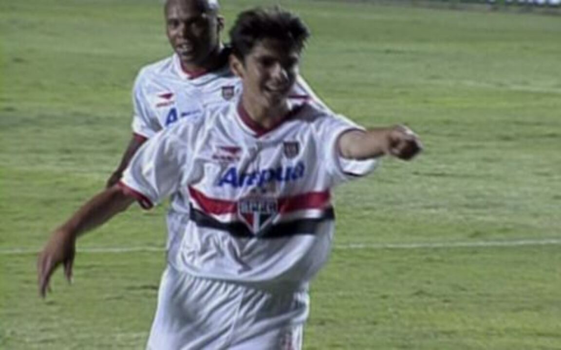 Em 2001, revelação Kaká comanda São Paulo na conquista do Torneio Rio-São Paulo