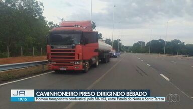 Caminhoneiro que transportava combustível pela BR-153 é preso por dirigir embriagado - Homem dirigia entre Estrela do Norte e Santa Tereza