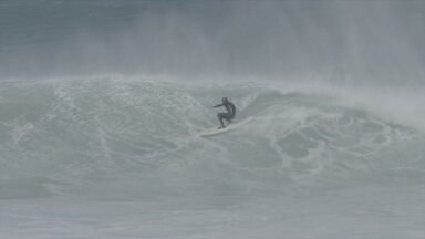 Jeffrey's Bay E As Ondas Sul-Africanas - A relação de Derek Hynd com Jeffrey’s Bay e as ondas sul-africanas. Andrew Kidman, surfista e artista, fala sobre a gravação de um filme dos anos 90 que teve participação de Hynd.